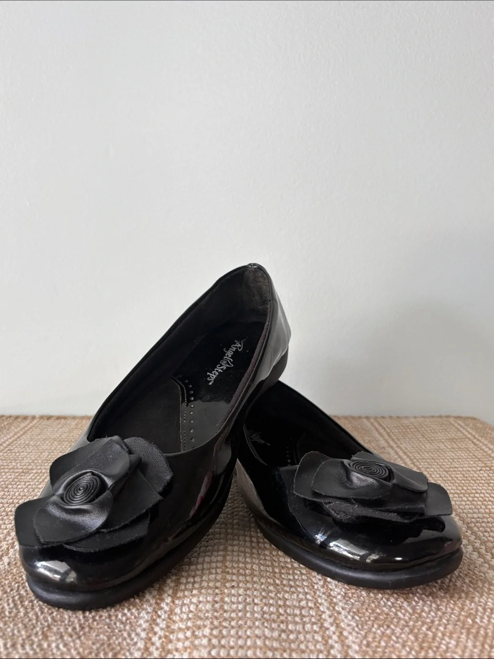Angel Steps Black Patent Ballet Flats, Dimensional Rose Accents. Size—8.5